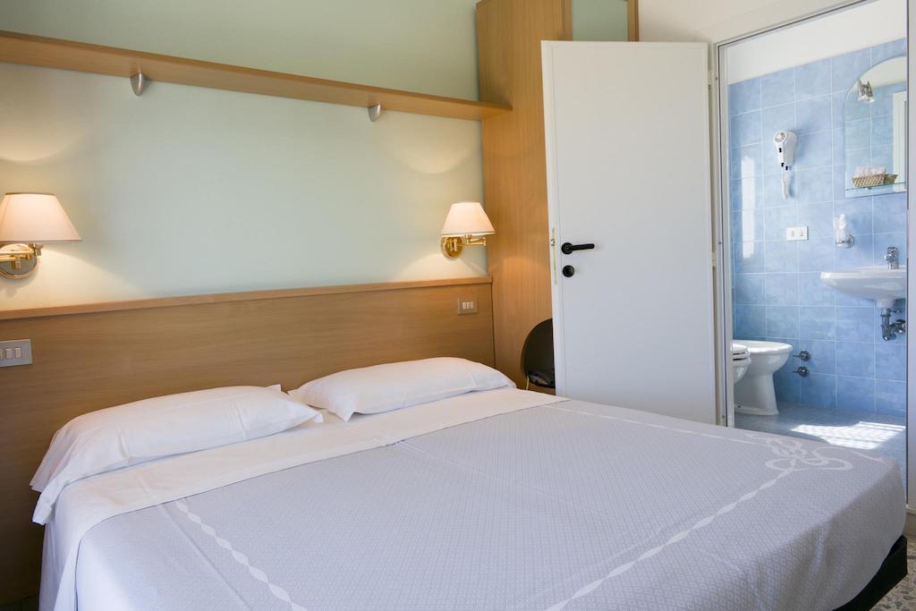Hotel Madison San Benedetto del Tronto Pokój zdjęcie
